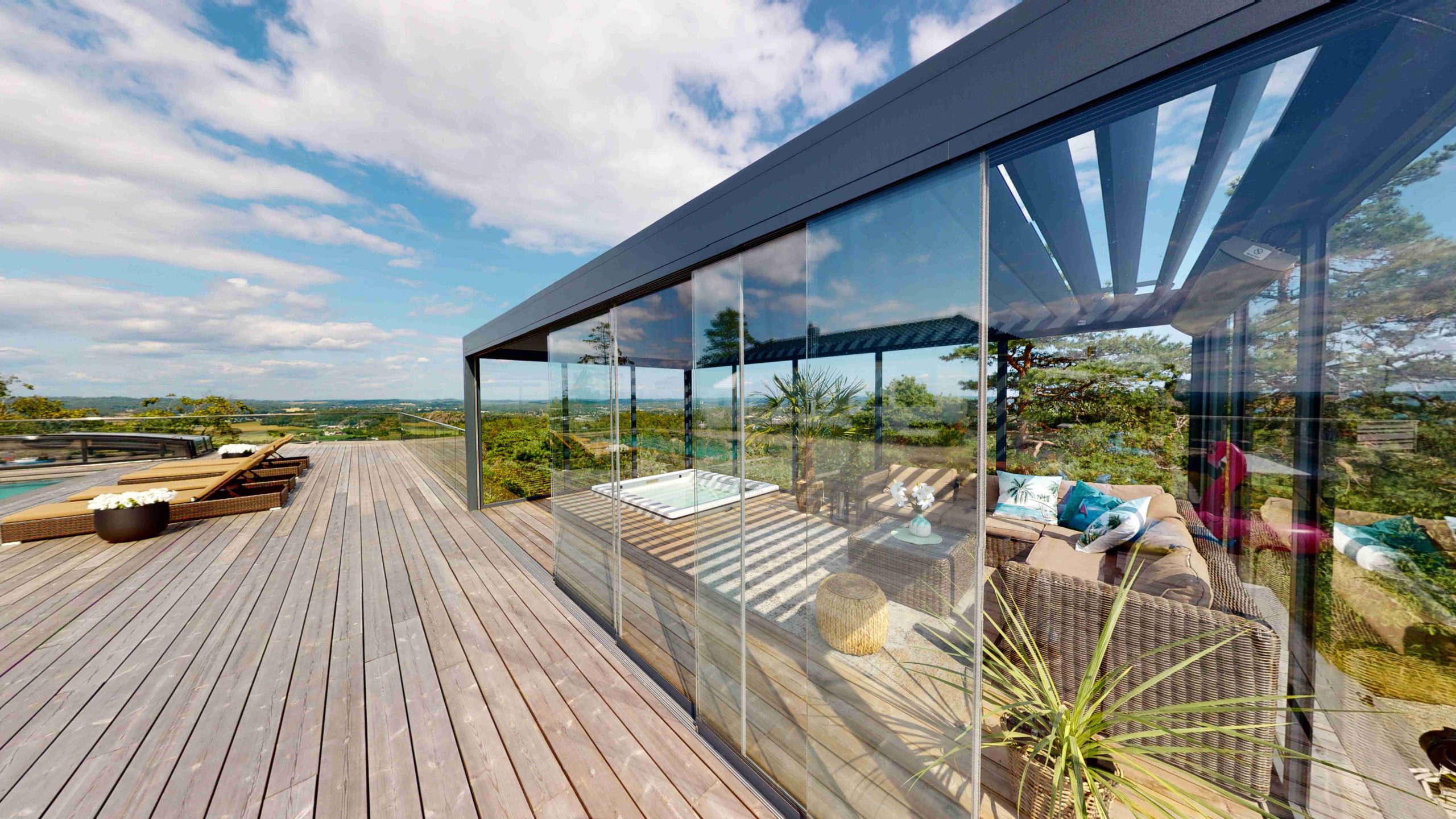 Lamellpergola-med-innglassing