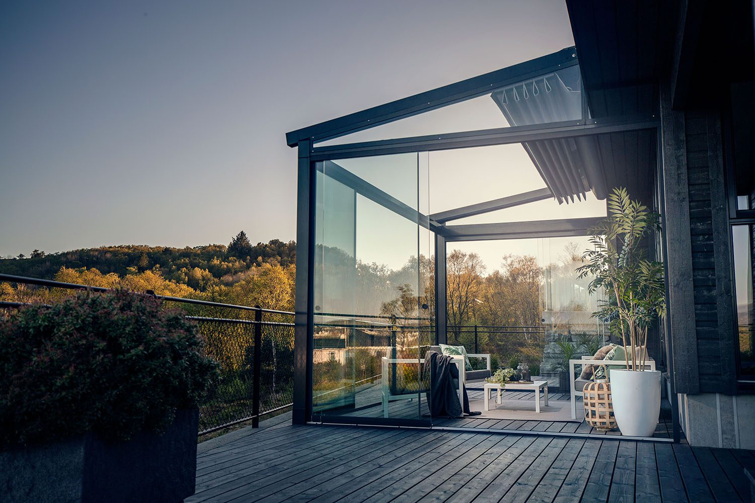 Dukpergola A2 Compact åpen a2 compact pergola med glasstak idyllisk inspirasjon uteplass