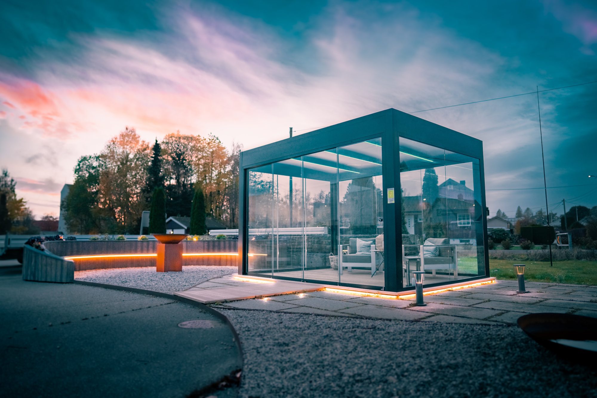 pergola utestue med kubisk glasstak starcube elegance med lys