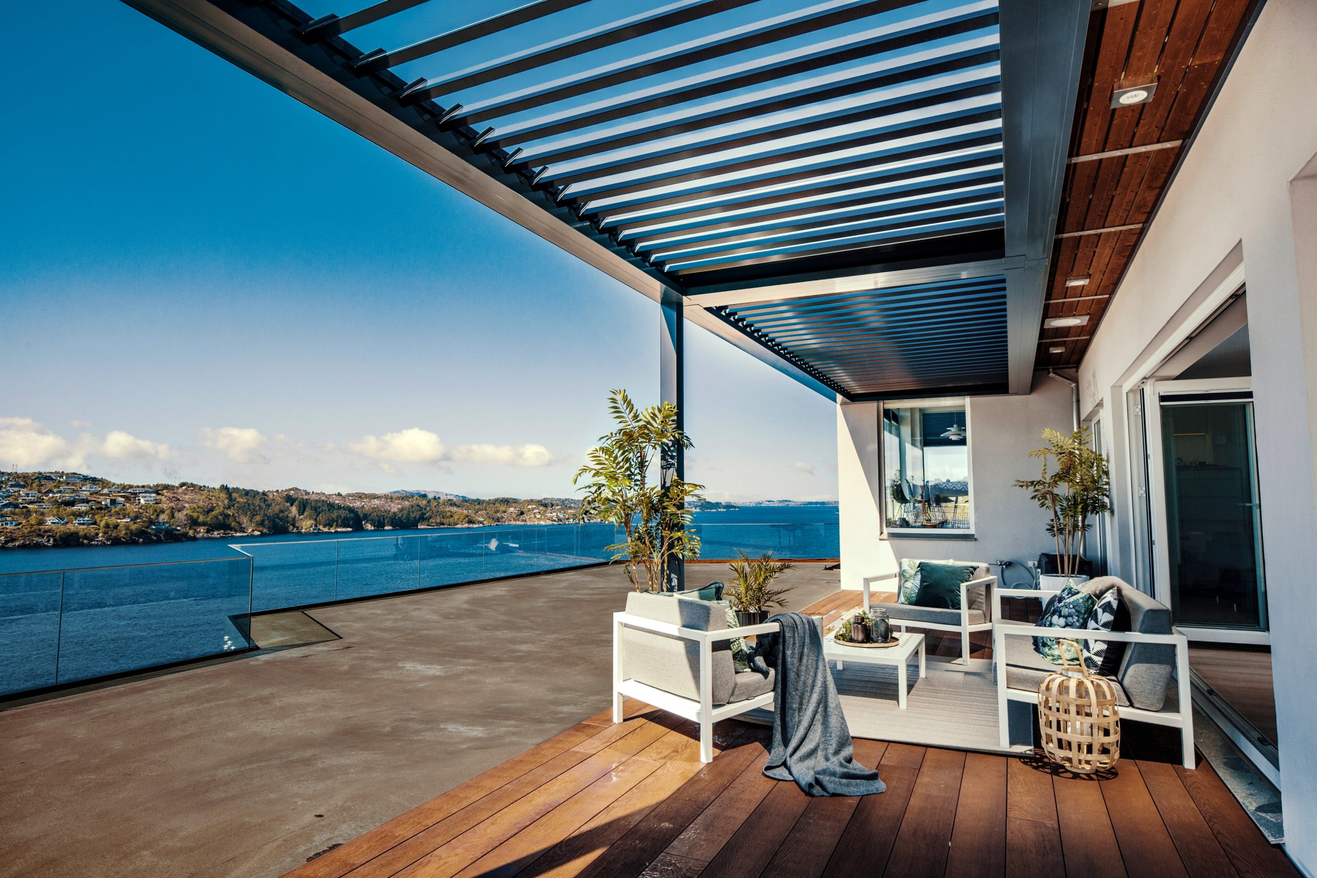 moderne-pergola Moderne terrasse med pergola